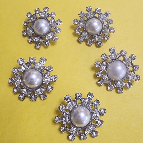 5 matching Vintage clear Rhinestone and Faux Pearl Buttons w shank silver tone - Picture 1 of 10